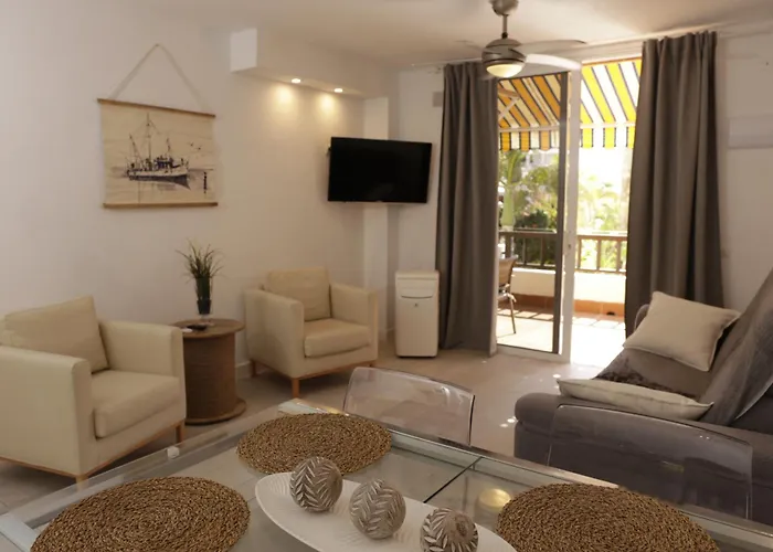 Parque Santiago 3 Luxery Apartment, Playa Americas, Arona, Tenerife شقة *